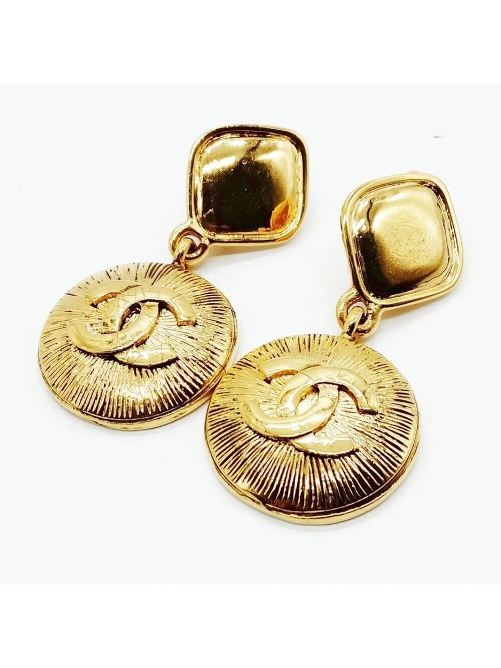 Chanel Earring Gold 500-072925